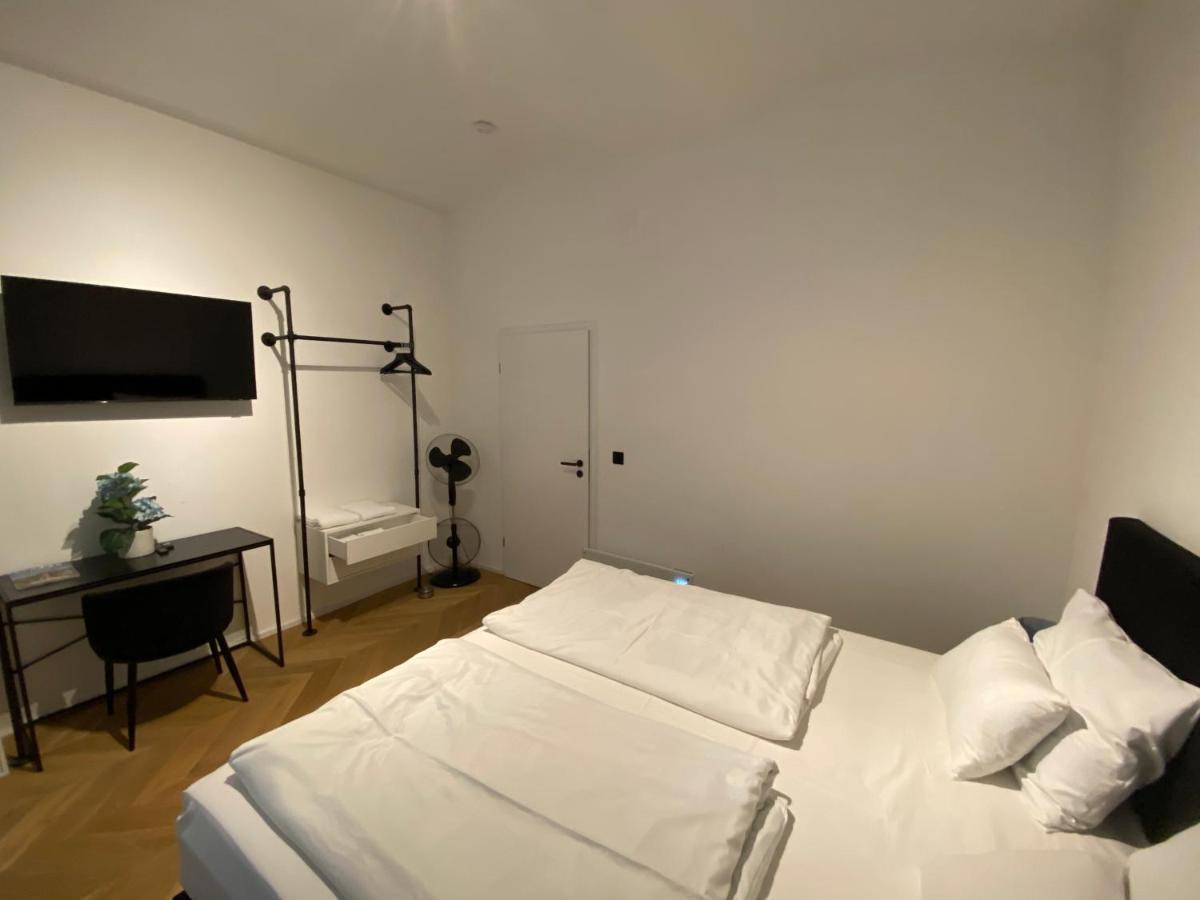 Design Apartment In The Centre Of Wina Bagian luar foto