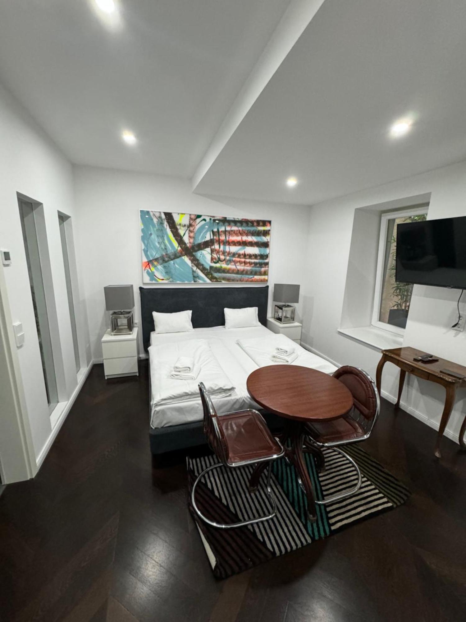 Design Apartment In The Centre Of Wina Bagian luar foto